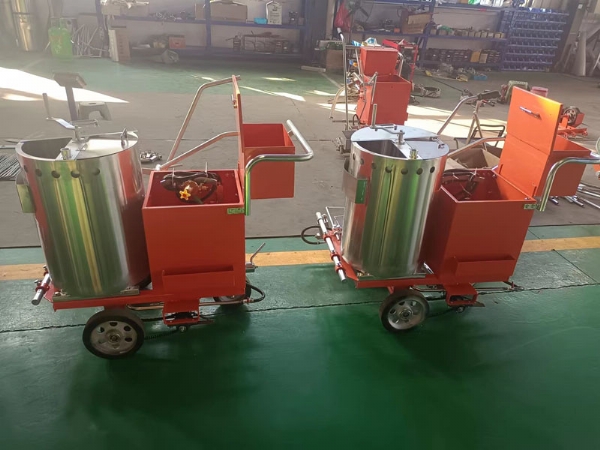 热熔划线一体机 —— 道路标线施工的设备